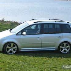 VW Touran 2,0 TDI [ SOLGT ]