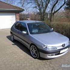 Peugeot 306