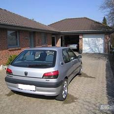 Peugeot 306