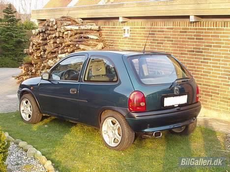 Opel Corsa B sport - SOLGT - ja fin er den nu... har næsten fået en hellakering;) billede 13