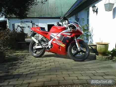 Mitsubishi Carisma 1.8 GDI SOLGT !!! - Min dejlige Derbi GPR ,, ,, den er til salg ellers byttes gerne til noget andet sjov :) billede 8