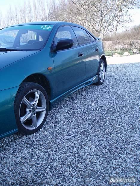 Mazda 323F 1995   Solgt - Mazda´en billede 2