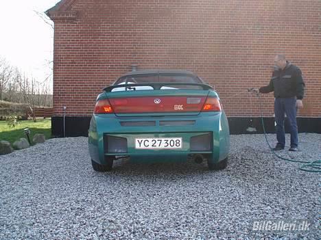 Mazda 323F 1995   Solgt - en lille bilvask billede 4
