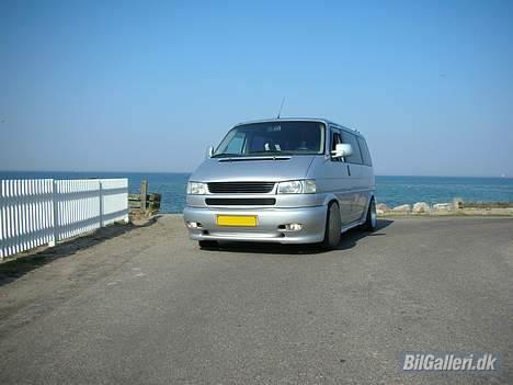 VW Caravelle Total skadet billede 3