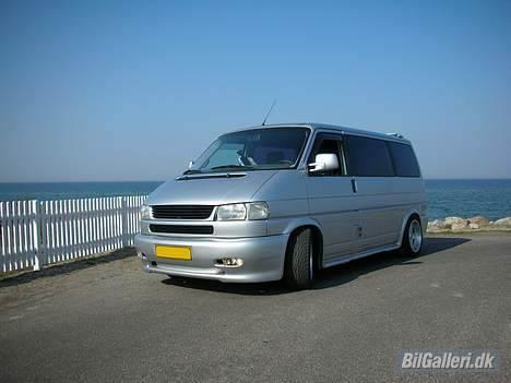VW Caravelle Total skadet billede 4
