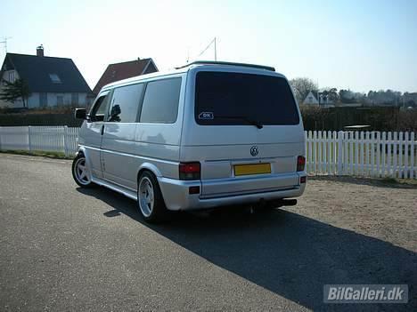 VW Caravelle Total skadet billede 5