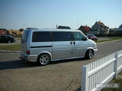 VW Caravelle Total skadet billede 7