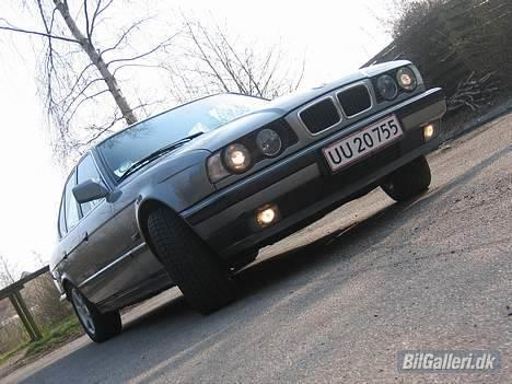 BMW e34 525i 24v SOLGT billede 1
