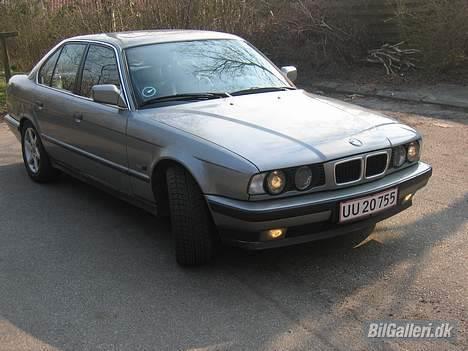 BMW e34 525i 24v SOLGT billede 3