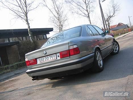 BMW e34 525i 24v SOLGT billede 6