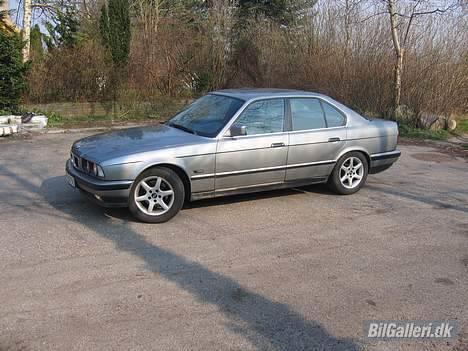 BMW e34 525i 24v SOLGT billede 8