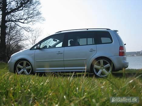 VW Touran 2,0 TDI [ SOLGT ] billede 8