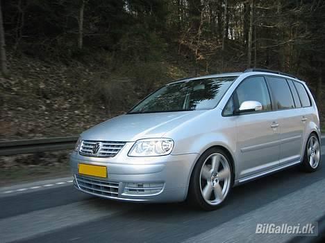 VW Touran 2,0 TDI [ SOLGT ] billede 15