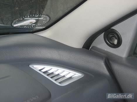 Nissan Primera- Solgt- - Indfarvede  billede 6