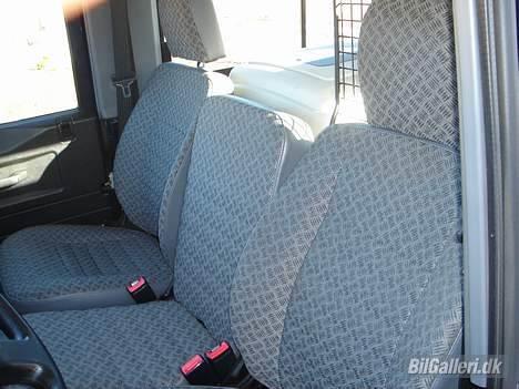 Land Rover Defender 90 S "Solgt" - Et ekstra sæde istedet for cubbyboks billede 9