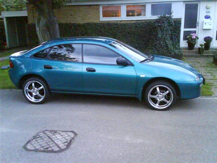 Mazda 323 F billede 3