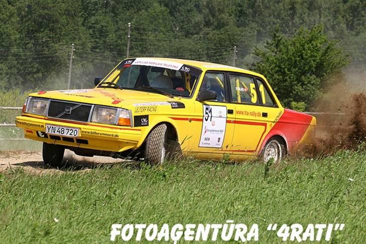 Volvo 240  billede 1