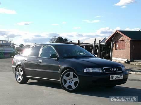 Audi A4 1.8T SOLGT billede 1