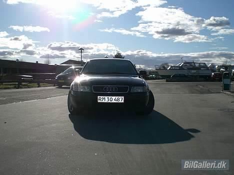 Audi A4 1.8T SOLGT billede 2