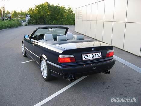 BMW 325i cab billede 1