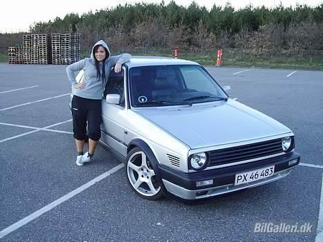 VW Golf 2 (Solgt) - Søster villle med på billede. billede 2