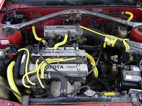 Toyota celica (solgt)  - lidt gult til motor ser nu rimlig ud. billede 7