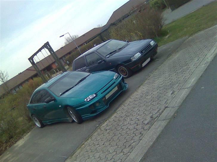 Mazda 323F Ba ^solgt^ - - Taget d. 12/4-08 , Sammen med DakiNe´s Uno Turbo :) billede 4