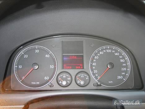 VW Touran 2,0 TDI [ SOLGT ] billede 17