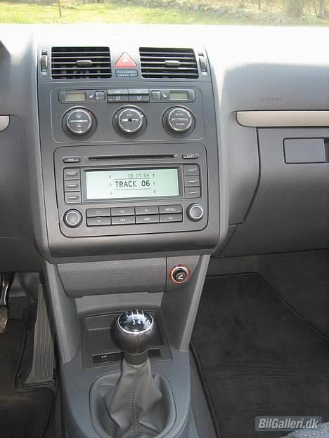 VW Touran 2,0 TDI [ SOLGT ] billede 18