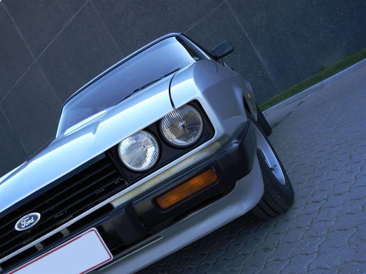 Ford Capri 2.3 S V6 - SOLGT billede 1