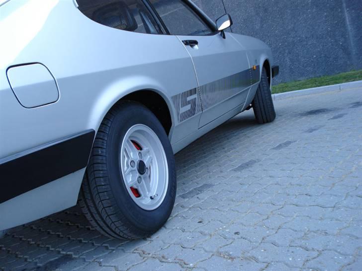 Ford Capri 2.3 S V6 - SOLGT billede 2