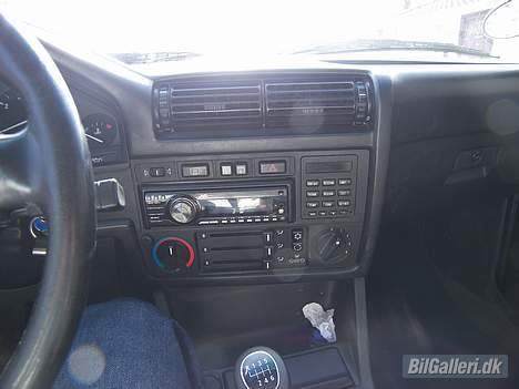 BMW e30 325 ix touring SOLGT billede 2