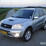 Toyota RAV4 2,0 D-4D, LUXUS