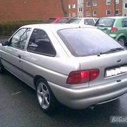 Ford Escort "Totalskadet"