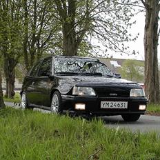Opel kadett GSI 16v