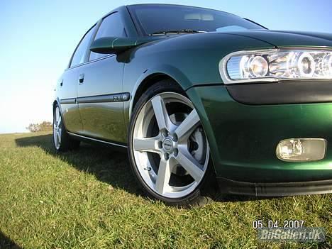 Opel Vectra B 2,0 16v (Solgt) billede 4