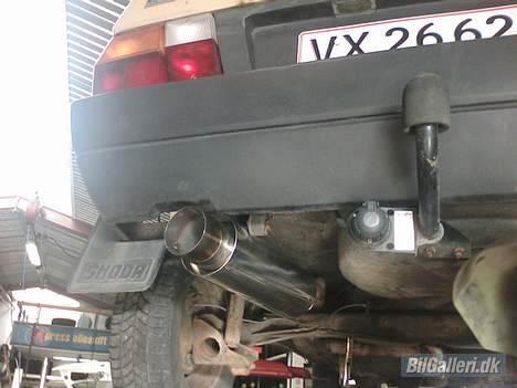 Skoda Favorit (skuzzie) *DØD*!! - Så kom den endelig.. man, hvor den bruuuuuuuuuuuuuuummer!! 2" gennemgående fra kat billede 13