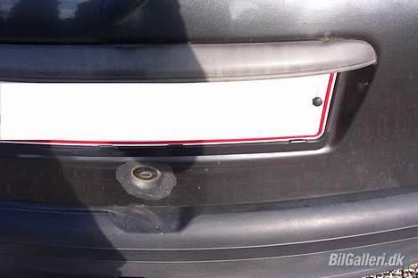 Fiat Punto 1.2 75 (SOLGT) - Der er lidt overfladsik rust, og den grimmeste repration jeg har set længe.. men småting =) billede 7