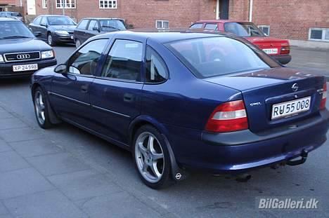 Opel Vectra b Total skadet :( - Nyt billede D. 6.4 billede 5