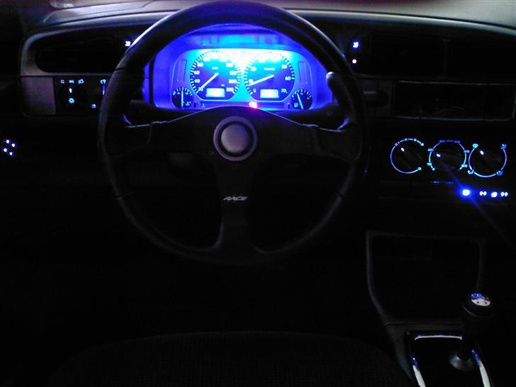 VW Vento 1.8 GL [Solgt] billede 14