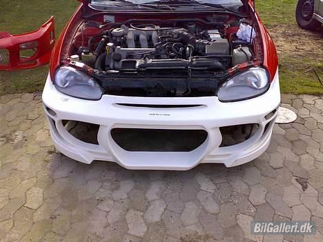 Mazda Mx3  - Den nye forkofanger. skal lige have den malet. billede 13