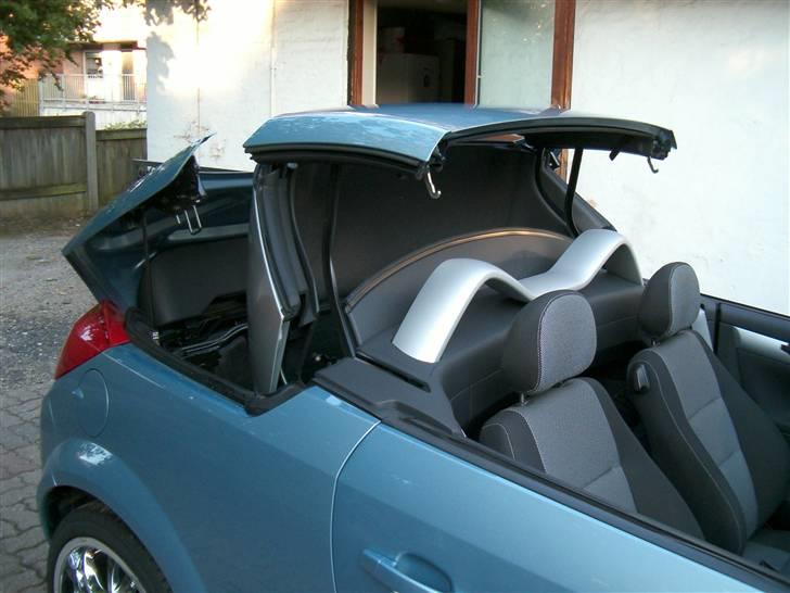 Opel Tigra TwinTop *SOLGT* - Det Tager Samlagt 18 Sek For Bilen & Lave Den Om Til En Capriolet ! billede 9