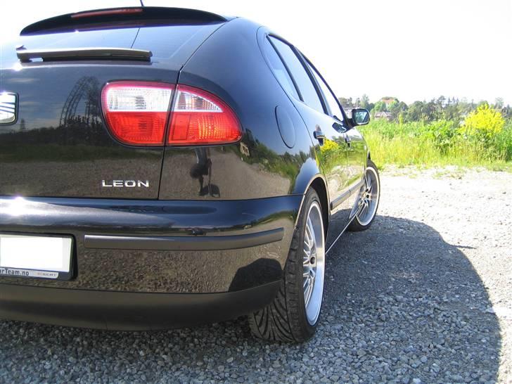 Seat Leon 1,6 16V 1M - ¦ dekk/felger: dekk; 225/40 Toyo Prox T1R. felger; 18" Proline PI billede 4