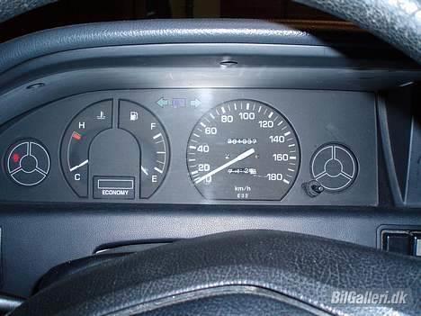 Toyota Corolla 1.3 DX SOLGT - 201.xxx det er jo slet ikke så galt for sådan en gammel bil... billede 7