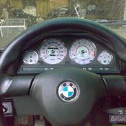 BMW 320i solgt