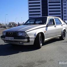 Alfa Romeo 75 3.0 V6 America