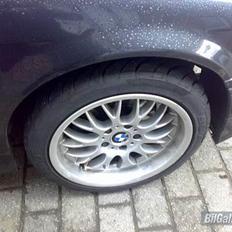 BMW 325 i 24v solgt