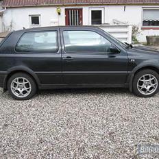 VW Golf III    BYTTET