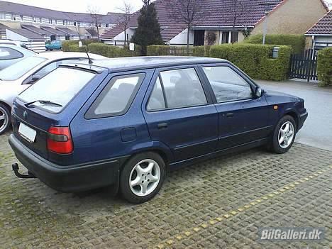 Skoda Felicia GLX Combi - flot i regnvejr... billede 15