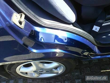 Skoda Felicia GLX Combi - Fin og ren ;-)... At bilen er ren i karmene siger noget om en bils ejer :-O... Konen hjalp til så selv bagagerummet skinner! billede 16